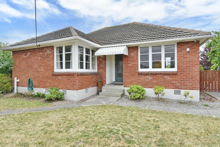 Photo of property in 23 Rowcliffe Crescent, Avonside, Christchurch, 8061