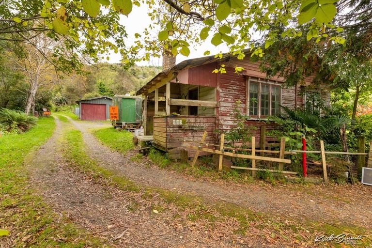 Photo of property in 695 Whitemans Valley Road, Whitemans Valley, Upper Hutt, 5371