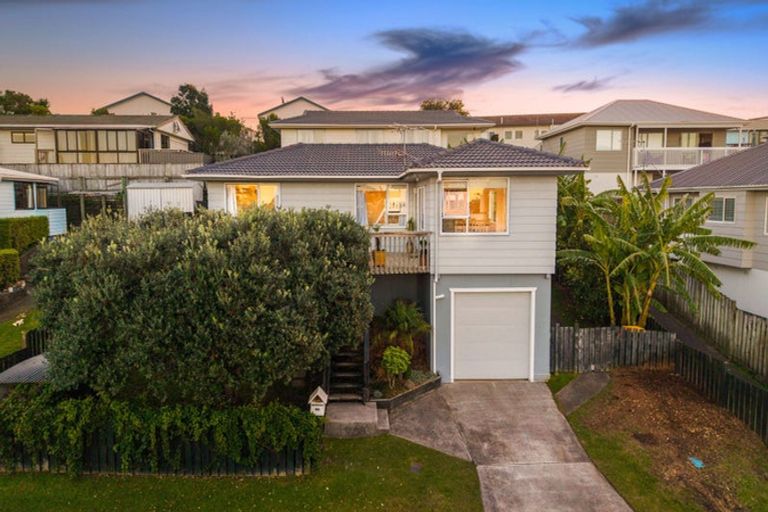 Photo of property in 1/30 Elizabeth Drive, West Harbour, Auckland, 0618