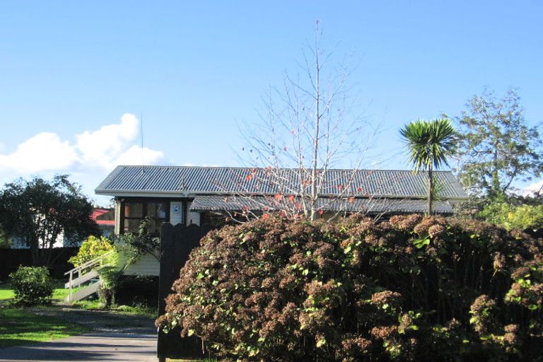 Photo of property in 34 Kashmir Road, Glen Eden, Auckland, 0602