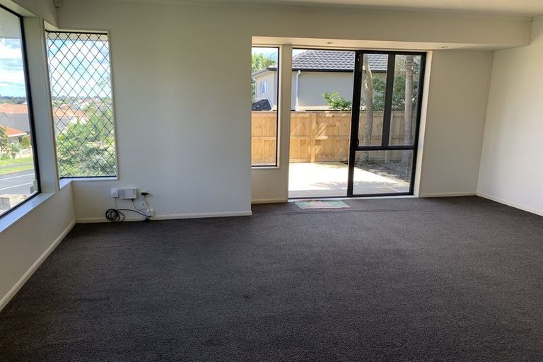 Photo of property in 1/40 Jane Eyre Drive, Somerville, Auckland, 2014