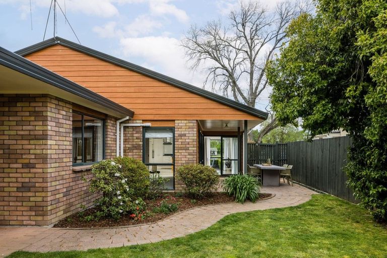 Photo of property in 24 Taylor Street, Cambridge, 3434