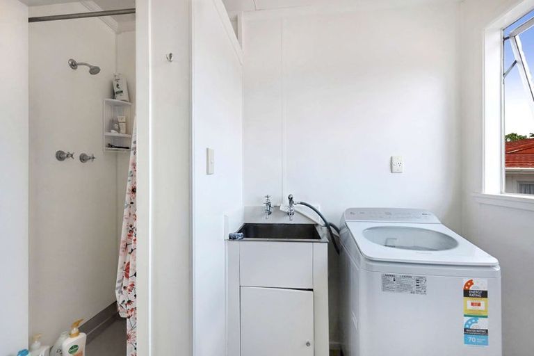 Photo of property in 355 Saint Aubyn Street, Moturoa, New Plymouth, 4310