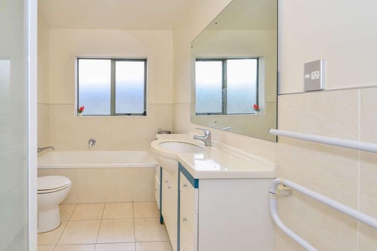 Photo of property in 31 Carrick Glen Avenue, Flat Bush, Auckland, 2019