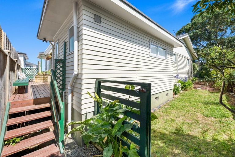 Photo of property in 10 Borrowdace Avenue, Botany Downs, Auckland, 2010