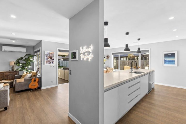 Photo of property in 10 Snowberry Street, Albert Town, Wanaka, 9305