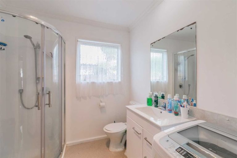 Photo of property in 189 Waimumu Road, Massey, Auckland, 0614