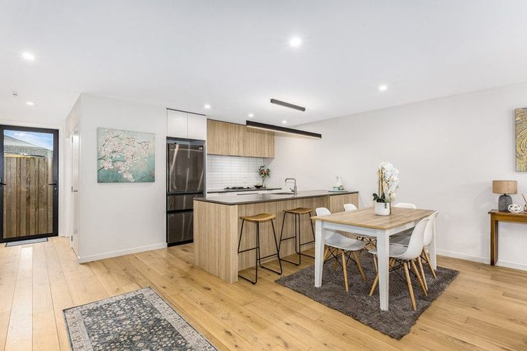 Photo of property in 1b Wai-iti Crescent, Woburn, Lower Hutt, 5010