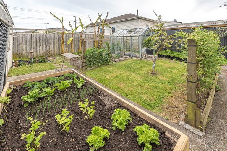 Photo of property in 64 Liverpool Street, Whanganui, 4500