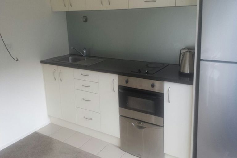 Photo of property in Harvard On Hobson Apartments, 8g/147 Hobson Street, Auckland Central, Auckland, 1010