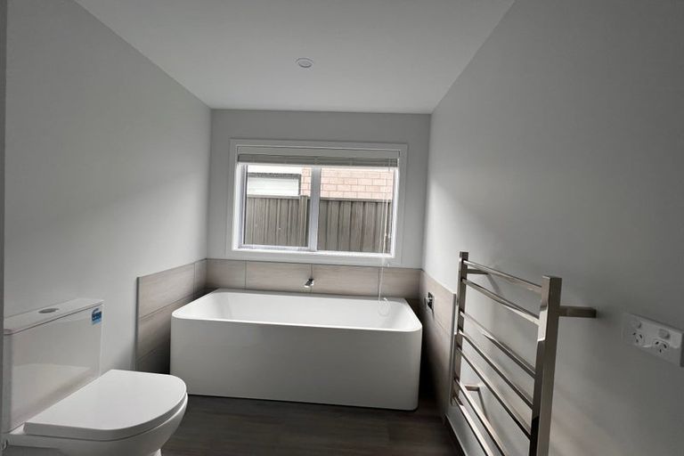 Photo of property in 38 Karearea Avenue, Kenepuru, Porirua, 5022