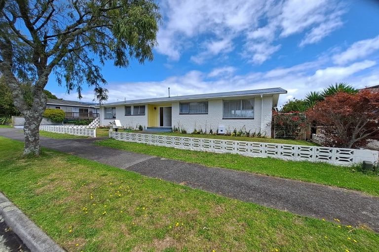 Photo of property in 56 Nevada Drive, Merrilands, New Plymouth, 4312