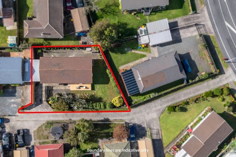 Photo of property in 1/17 Etherton Drive, Weymouth, Auckland, 2103