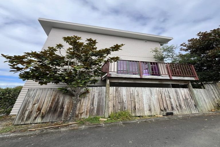 Photo of property in 17/1 Briar Way, New Lynn, Auckland, 0600