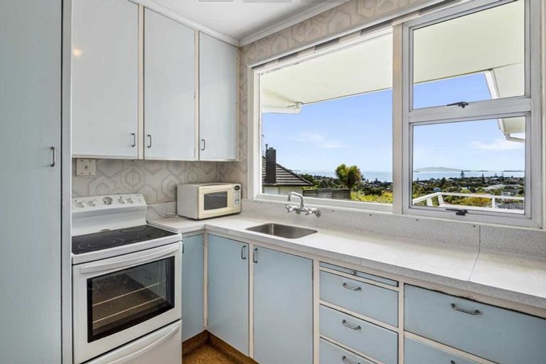 Photo of property in 1 Elizabeth Place, Mairangi Bay, Auckland, 0630