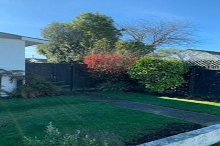 Photo of property in 1/25 Prestons Road, Redwood, Christchurch, 8051