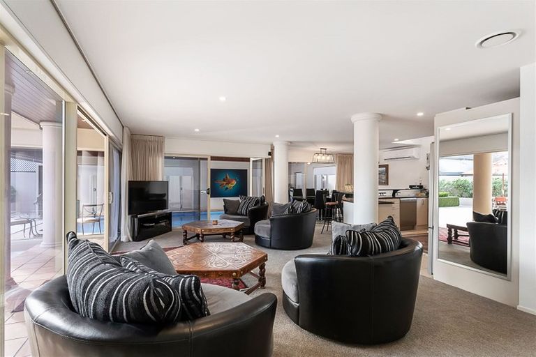 Photo of property in 1 Daresbury Lane, Fendalton, Christchurch, 8014