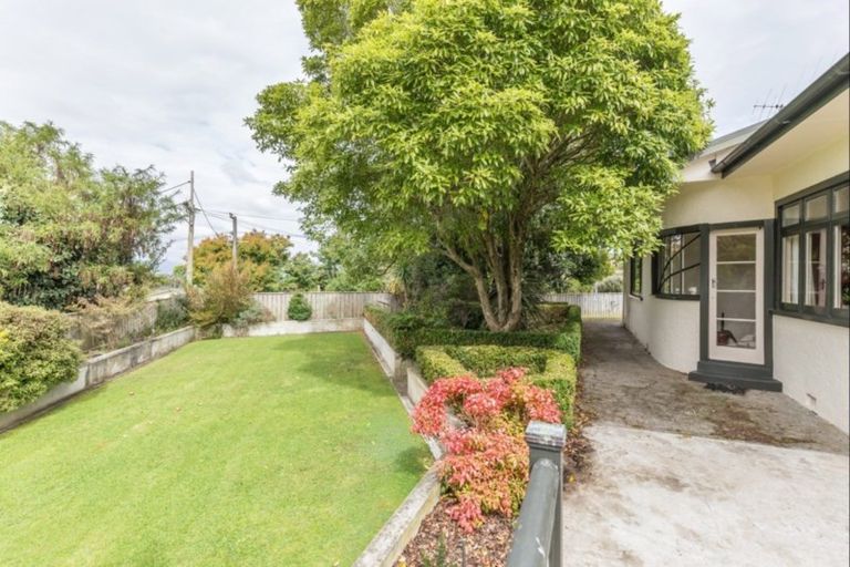 Photo of property in 26 Kawiu Road, Levin, 5510