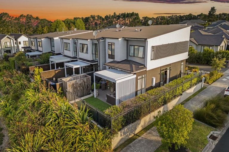 Photo of property in 14b Dida Park Drive, Kumeu, 0810