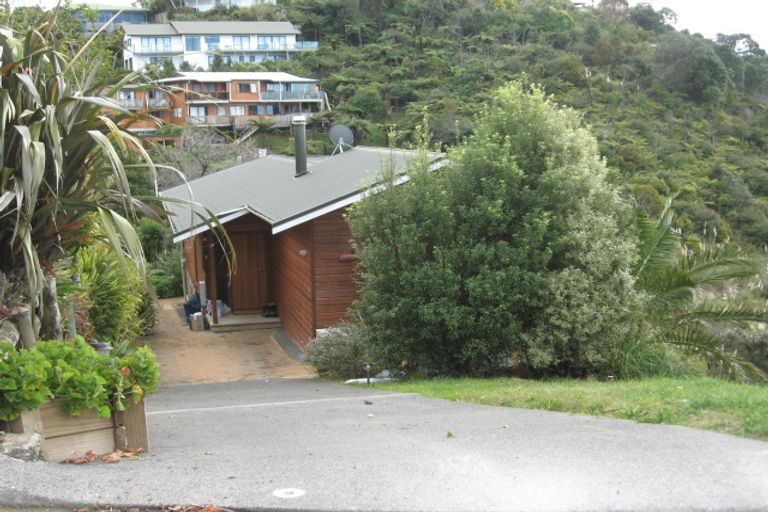 Photo of property in 16 Pine Grove, Tairua, 3508