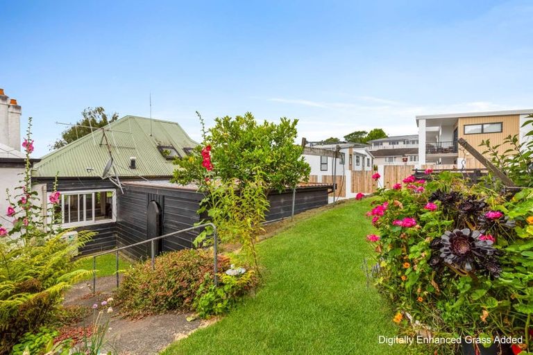 Photo of property in 28 Eleventh Avenue, Tauranga, 3110