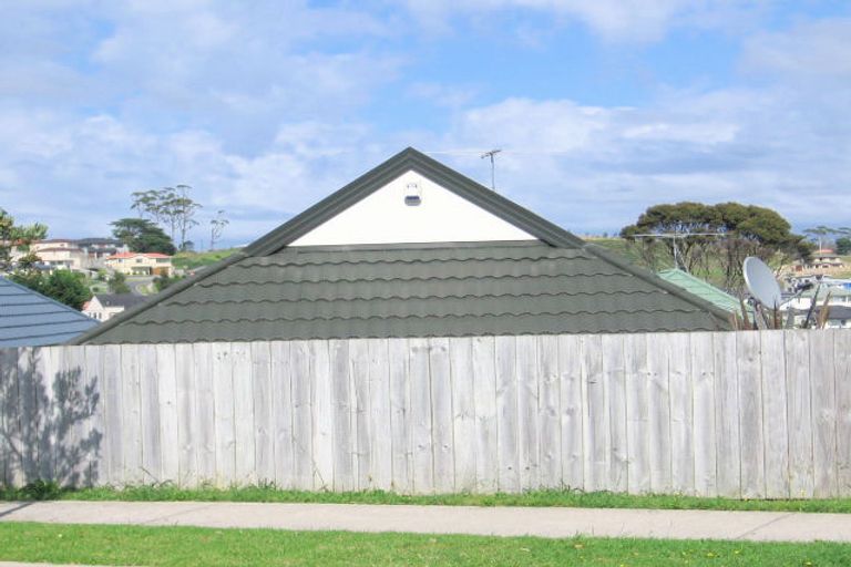 Photo of property in 1220/12 Northcross Drive, Oteha, Auckland, 0632