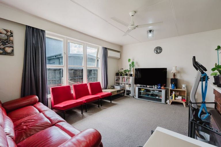 Photo of property in 38 Douglas Crescent, Fairfield, Hamilton, 3214