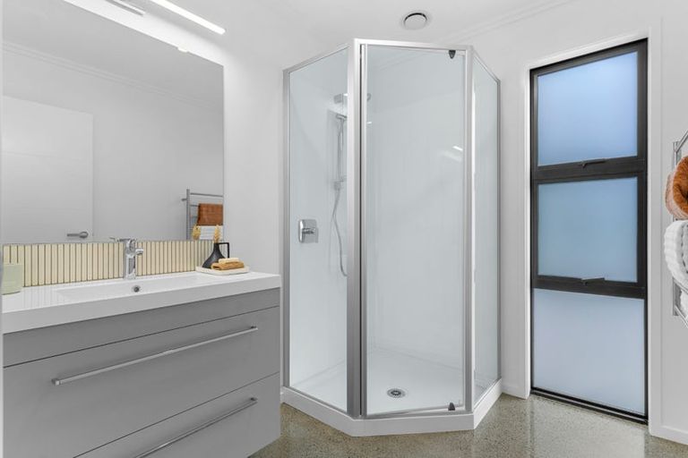 Photo of property in 8 Grey Heron Close, Mangawhai Heads, 0573