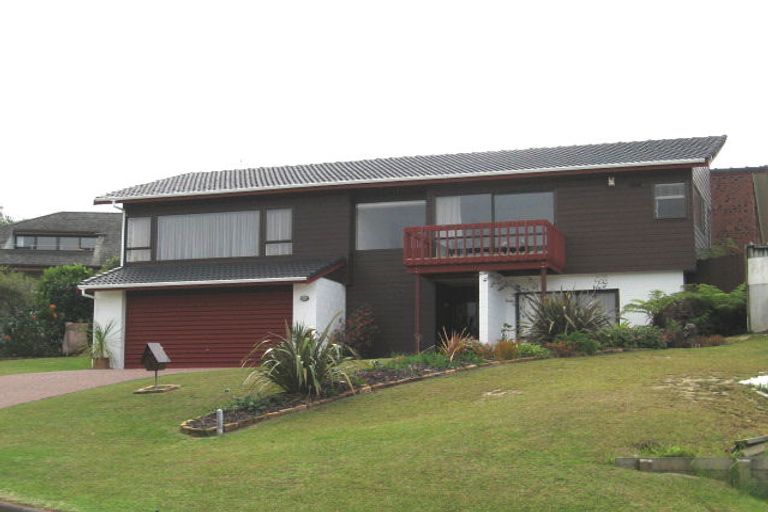 Photo of property in 3 Deanna Drive, West Harbour, Auckland, 0618