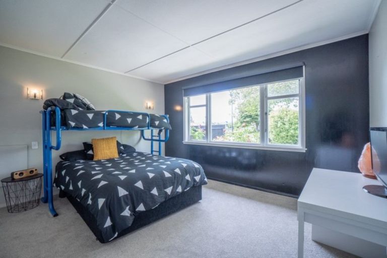 Photo of property in 579 Featherston Street, Roslyn, Palmerston North, 4414
