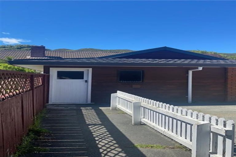 Photo of property in 2/37 Bauchop Road, Waterloo, Lower Hutt, 5011