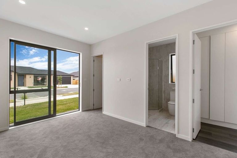Photo of property in 9 Holcroft Street, Papakura, 2110