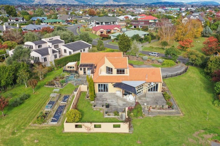 Photo of property in 28 Claremont Rise, Levin, 5510