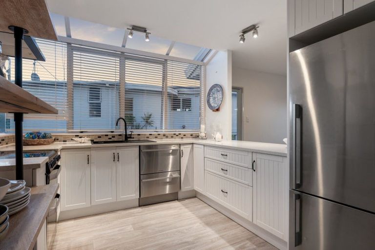 Photo of property in 960a Papamoa Beach Road, Papamoa Beach, Papamoa, 3118