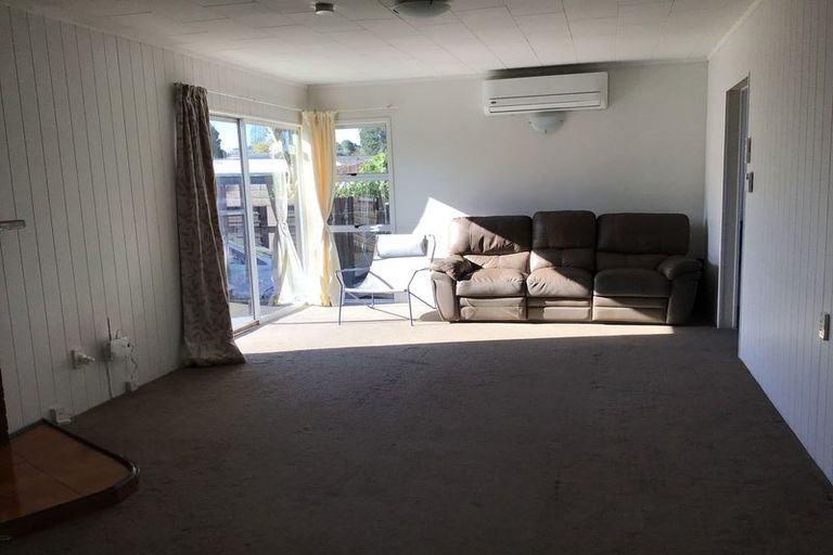 Photo of property in 14 Innismara Avenue, Wattle Downs, Auckland, 2103