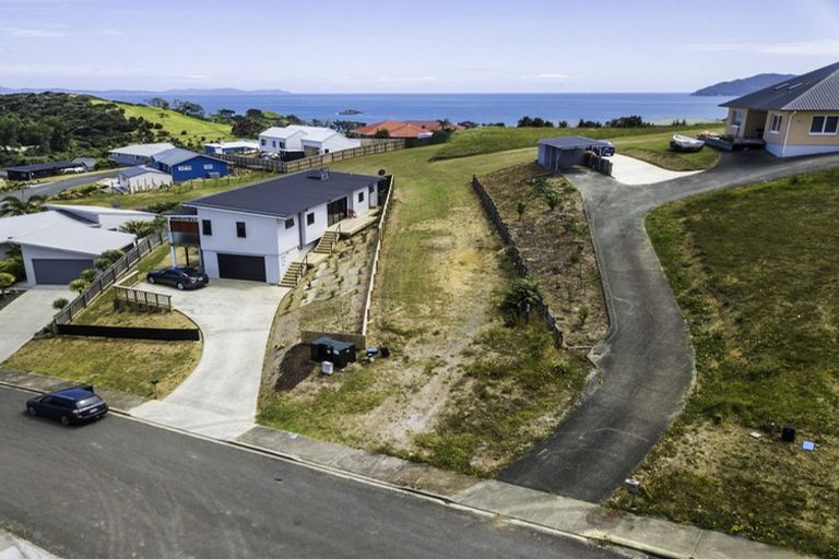 Photo of property in 6 Freyja Crescent, Coopers Beach, 0420