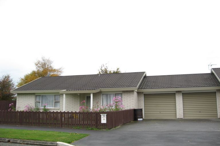 Photo of property in 2a Camden Street, Northcote, Christchurch, 8052