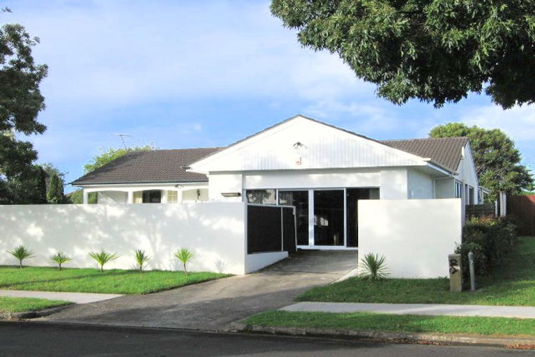 Photo of property in 16 Raddock Place, Farm Cove, Auckland, 2012