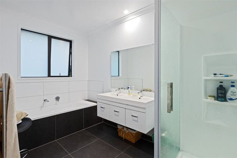 Photo of property in 1 Three Oaks Drive, Dairy Flat, Albany, 0794