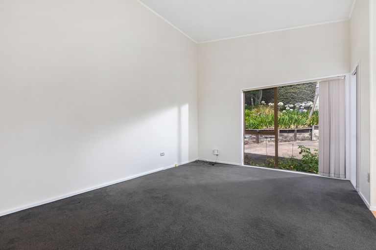 Photo of property in 1/20 Halder Place, Torbay, Auckland, 0632