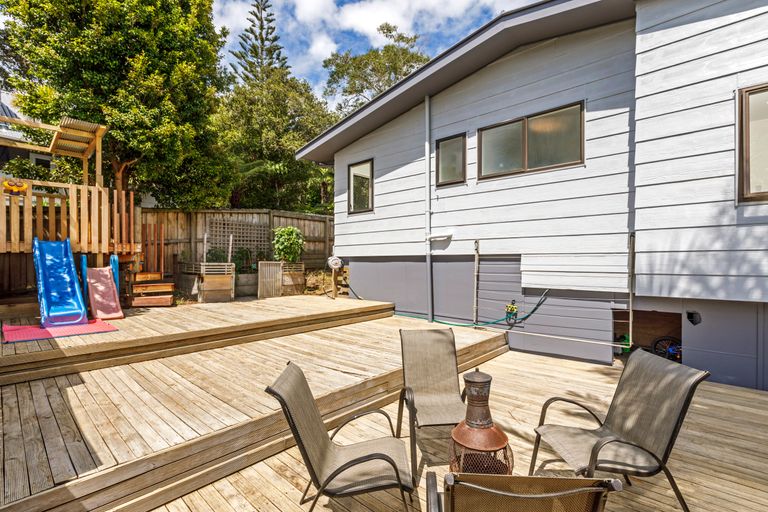 Photo of property in 1/20 Halder Place, Torbay, Auckland, 0632