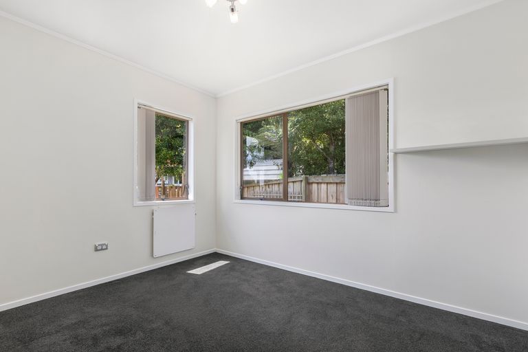 Photo of property in 1/20 Halder Place, Torbay, Auckland, 0632