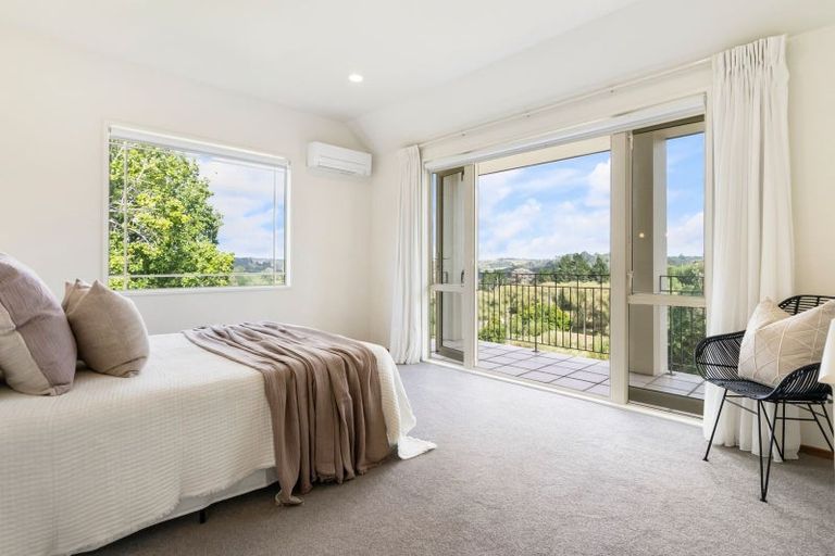 Photo of property in 27 Warman Road, Okura, Auckland, 0792