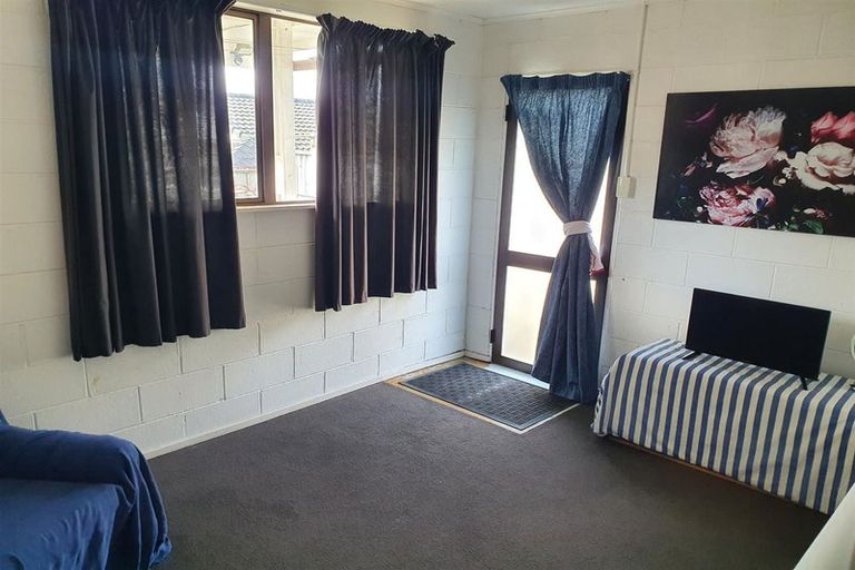 Photo of property in 73 Devon Street, Picton, 7220