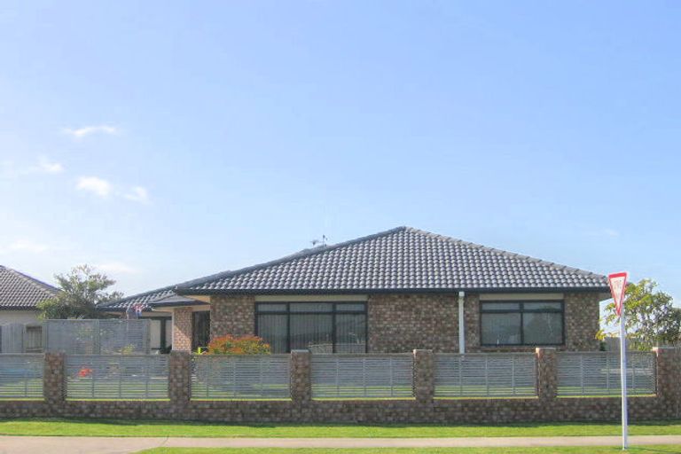Photo of property in 63 Sandhurst Drive, Papamoa Beach, Papamoa, 3118