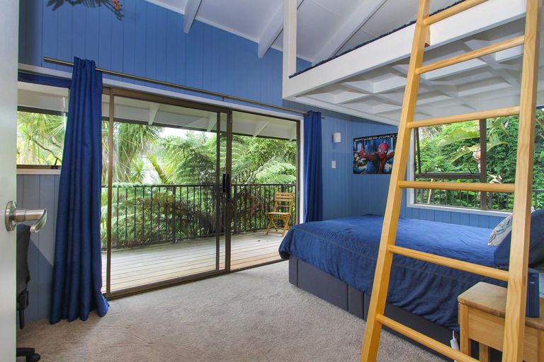 Photo of property in 30 Trelawny Place, Hillcrest, Auckland, 0627