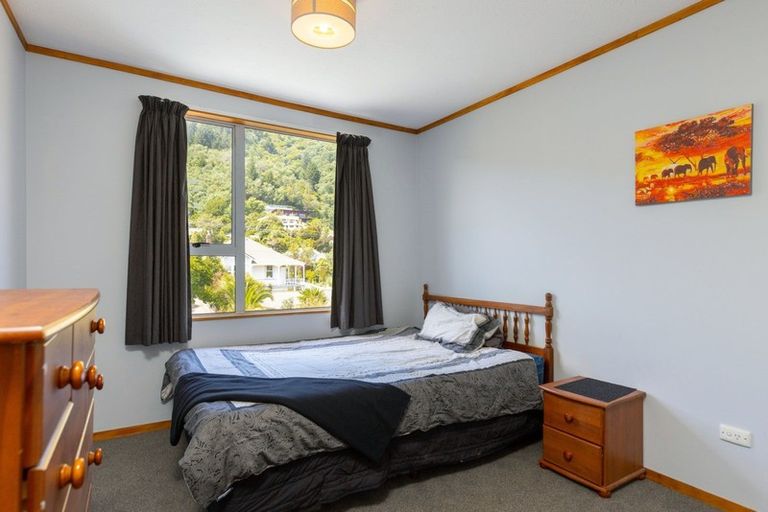 Photo of property in 147 Waikawa Road, Picton, 7220