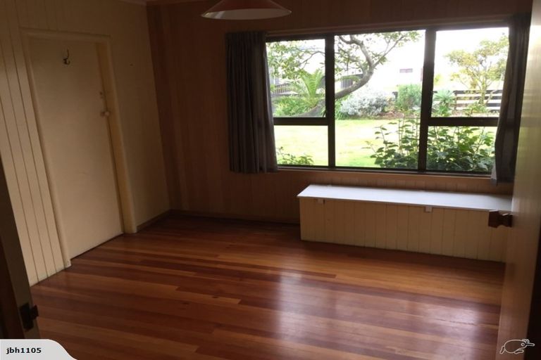 Photo of property in 205 Seaview Road, Whangamata, 3620