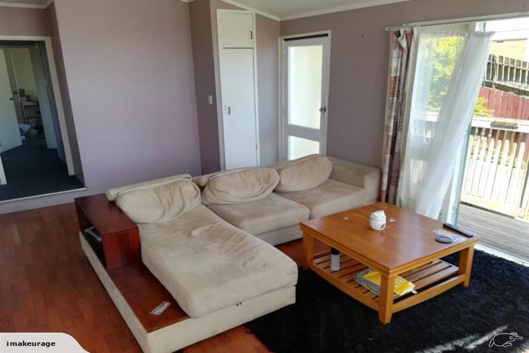 Photo of property in 46 Sunnyside Road, Sunnyvale, Auckland, 0612