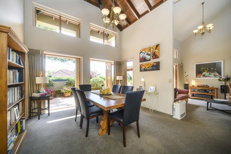 Photo of property in 17 Montgomery Terrace, Hokowhitu, Palmerston North, 4410